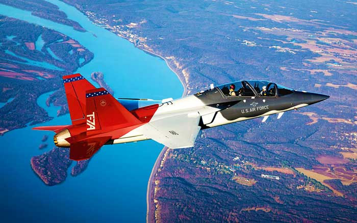 La production du nouvel avion d'entraînement de l'armée de l'air est  reportée à 2024. - Vol en avion de chasse