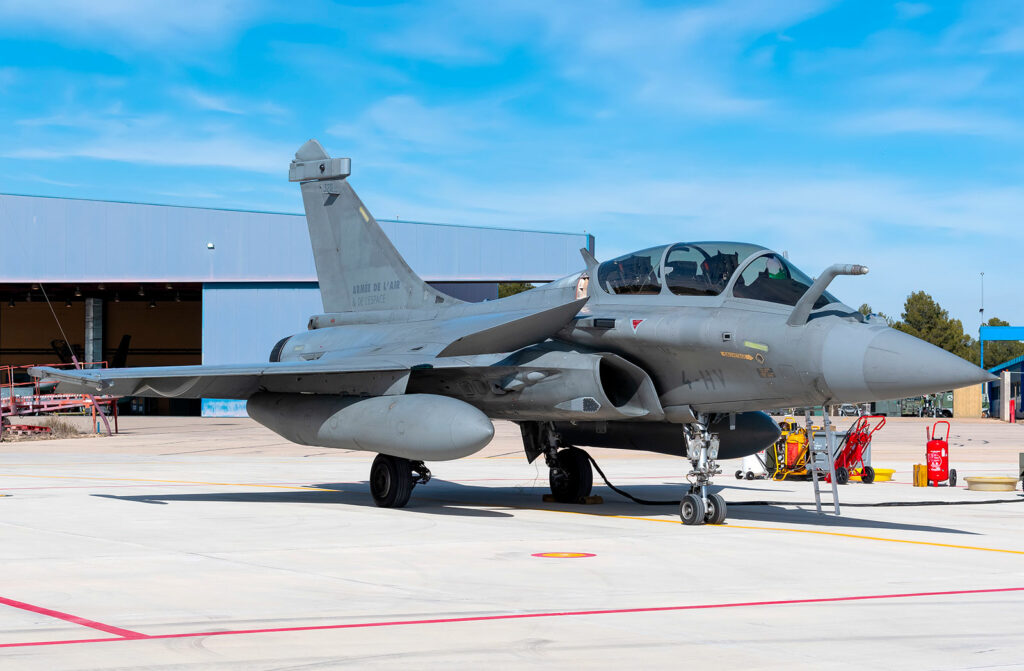 La durée de vie opérationnelle moyenne d'un avion de chasse moderne